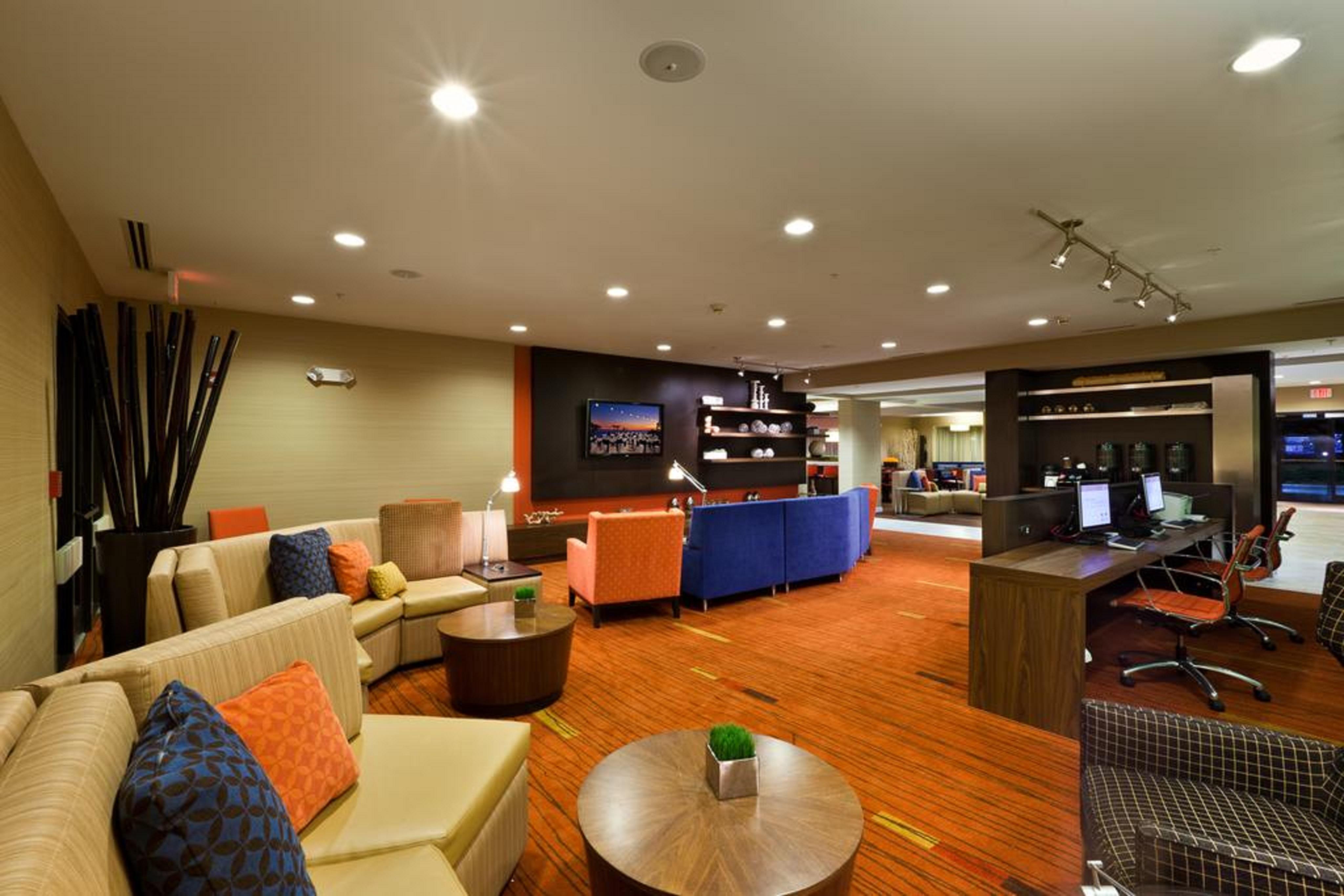 Courtyard Baton Rouge South Hotel Bagian luar foto