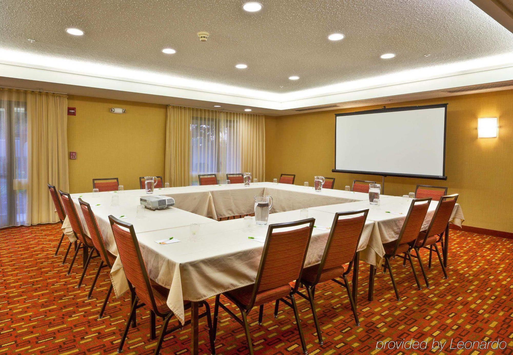 Courtyard Baton Rouge South Hotel Bagian luar foto
