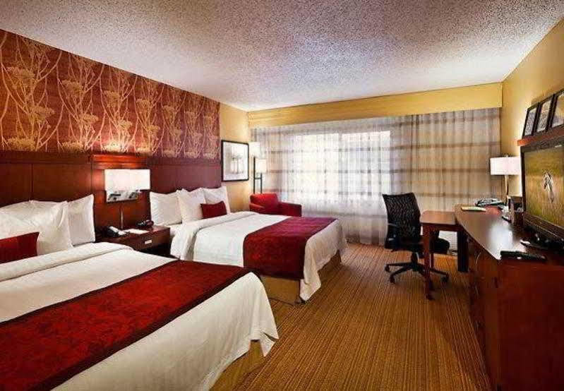 Courtyard Baton Rouge South Hotel Bagian luar foto