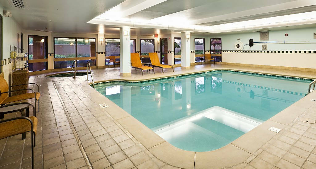 Courtyard Baton Rouge South Hotel Bagian luar foto